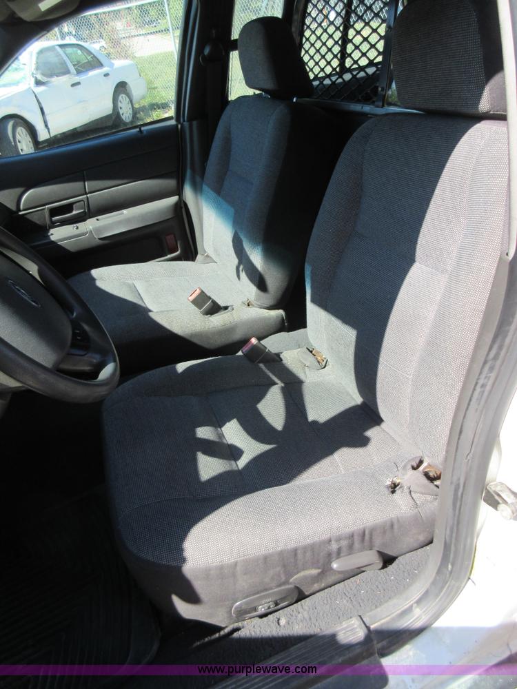 image for item I6451 2005 Ford Crown Victoria Police Interceptor