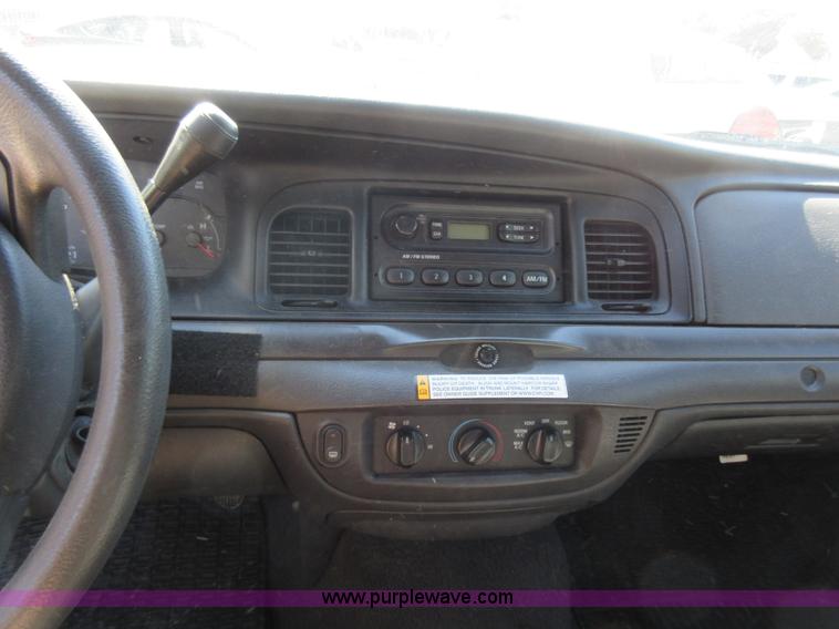 image for item I6451 2005 Ford Crown Victoria Police Interceptor