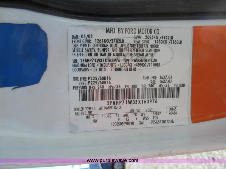 image for item I6451 2005 Ford Crown Victoria Police Interceptor