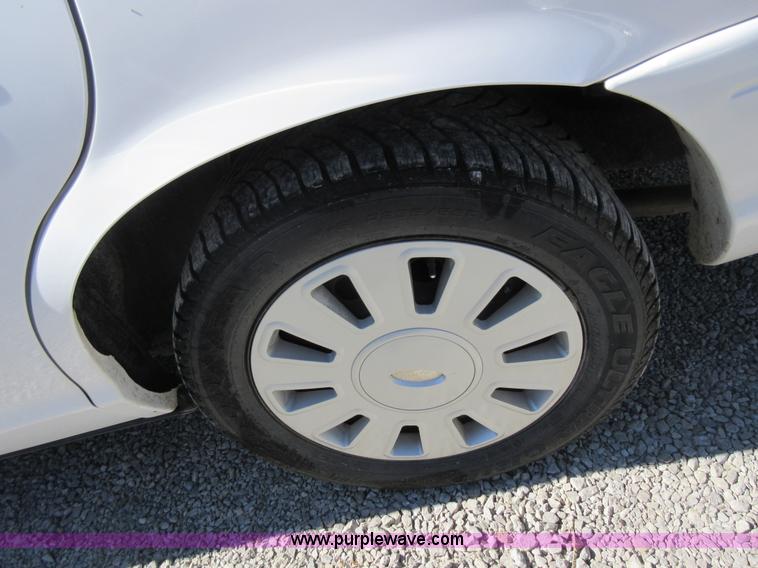 image for item I6452 2008 Ford Crown Victoria Police Interceptor