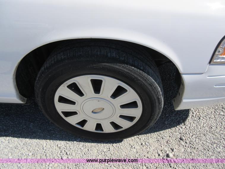 image for item I6452 2008 Ford Crown Victoria Police Interceptor