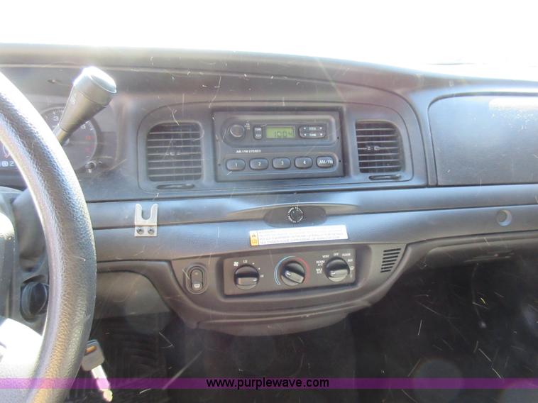 image for item I6452 2008 Ford Crown Victoria Police Interceptor
