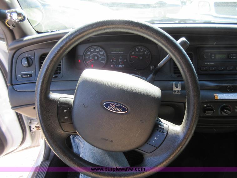 image for item I6452 2008 Ford Crown Victoria Police Interceptor