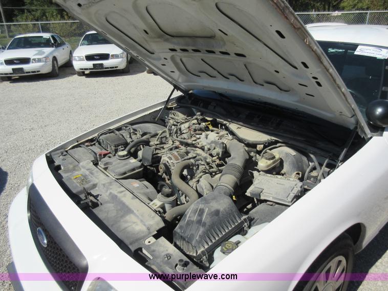 image for item I6452 2008 Ford Crown Victoria Police Interceptor