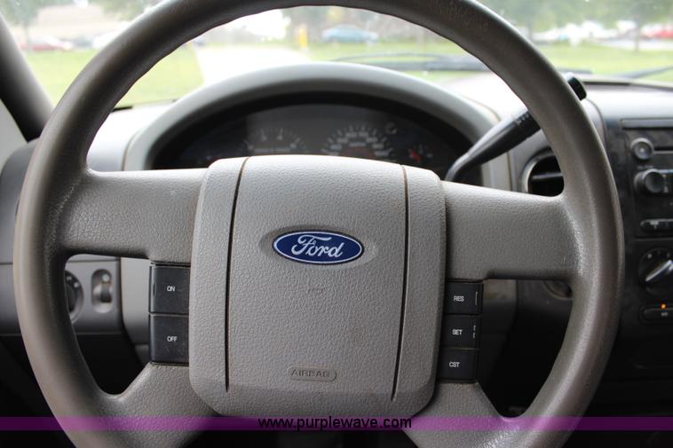image for item J3623 2006 Ford F150 SuperCab pickup truck
