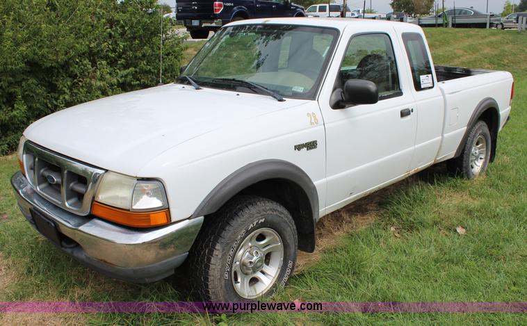 image for item J3625 2000 Ford Ranger SuperCab pickup truck