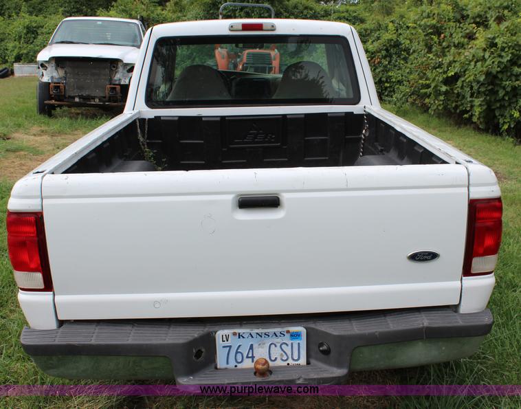 image for item J3625 2000 Ford Ranger SuperCab pickup truck