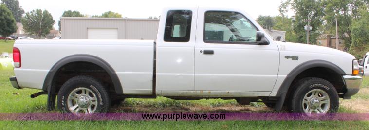 image for item J3625 2000 Ford Ranger SuperCab pickup truck