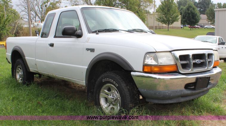 image for item J3625 2000 Ford Ranger SuperCab pickup truck