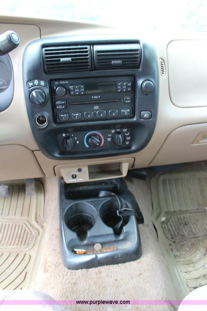 image for item J3625 2000 Ford Ranger SuperCab pickup truck