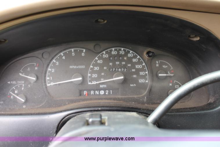 image for item J3625 2000 Ford Ranger SuperCab pickup truck