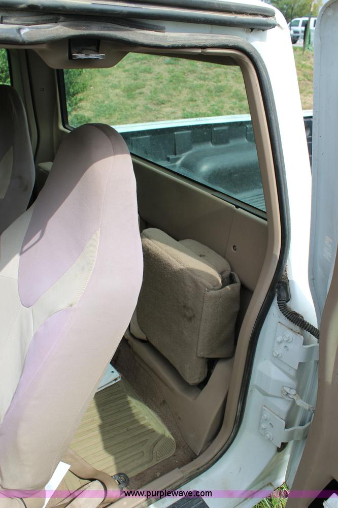 image for item J3625 2000 Ford Ranger SuperCab pickup truck