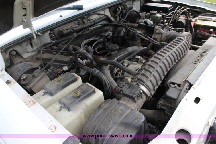 image for item J3625 2000 Ford Ranger SuperCab pickup truck