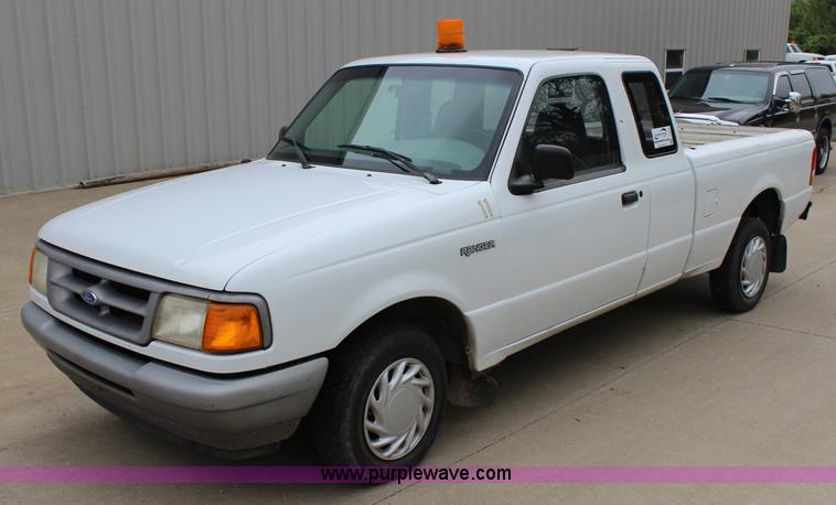 image for item J3629 1997 Ford Ranger SuperCab pickup truck