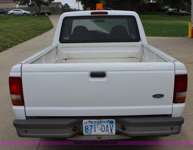 image for item J3629 1997 Ford Ranger SuperCab pickup truck