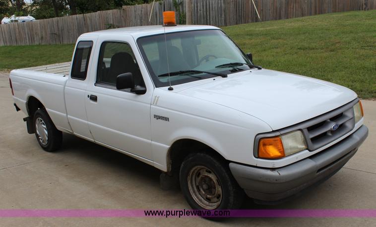 image for item J3629 1997 Ford Ranger SuperCab pickup truck