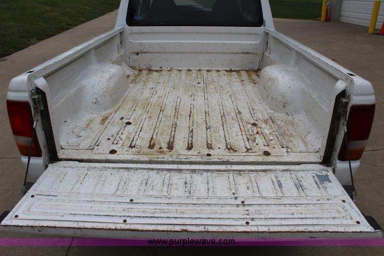 image for item J3629 1997 Ford Ranger SuperCab pickup truck