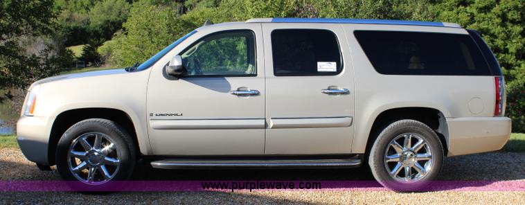 image for item J3655 2007 GMC Yukon Denali XL SUV