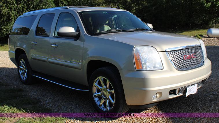 image for item J3655 2007 GMC Yukon Denali XL SUV