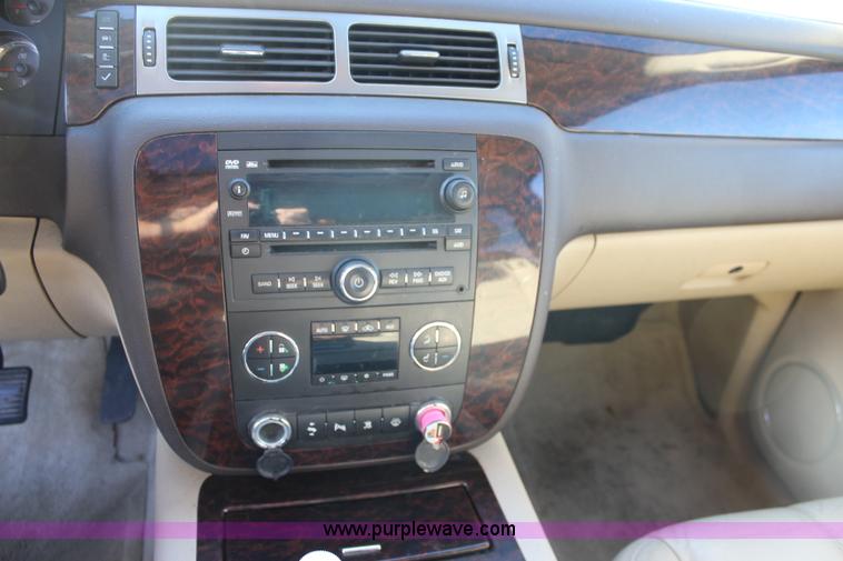 image for item J3655 2007 GMC Yukon Denali XL SUV