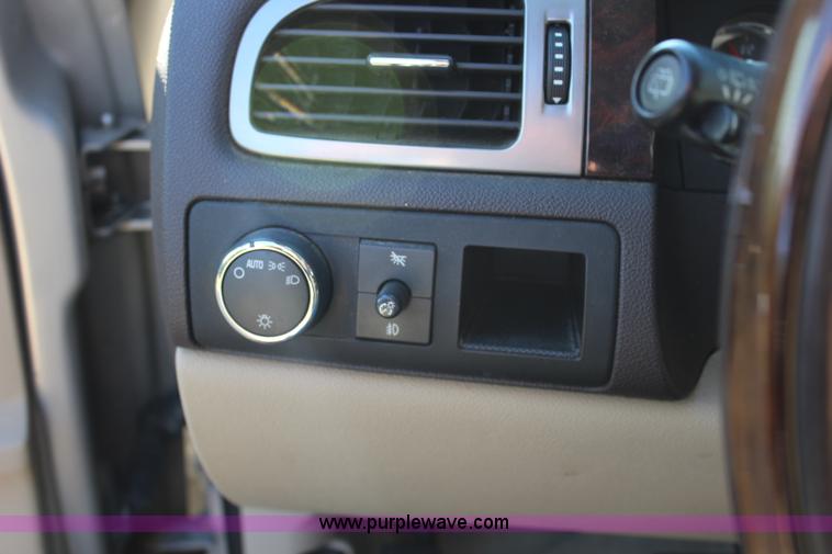 image for item J3655 2007 GMC Yukon Denali XL SUV