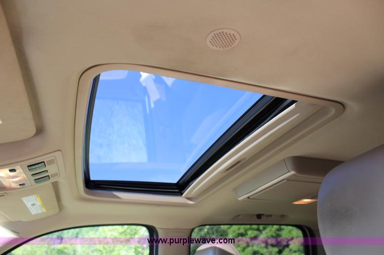 image for item J3655 2007 GMC Yukon Denali XL SUV