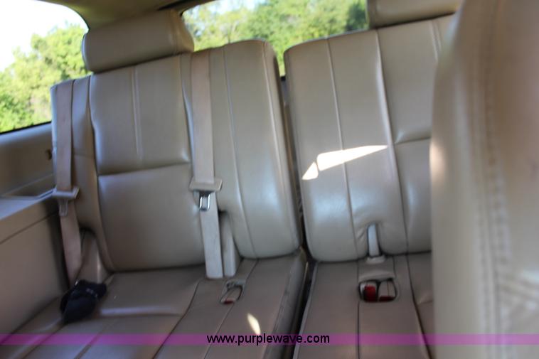 image for item J3655 2007 GMC Yukon Denali XL SUV