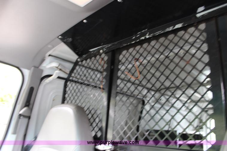 image for item J3749 2002 Ford Econoline E250 van