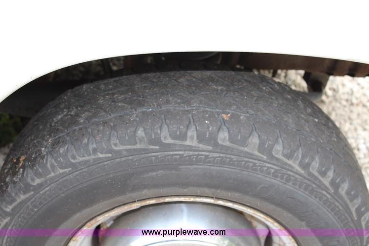 image for item J3749 2002 Ford Econoline E250 van