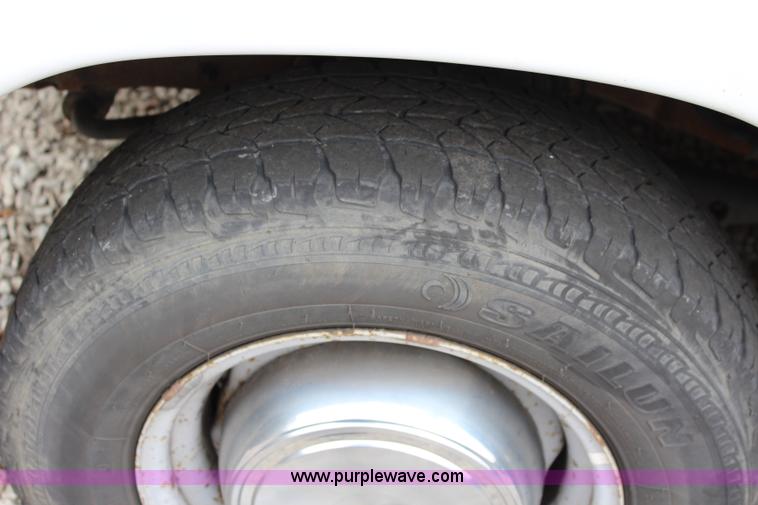 image for item J3749 2002 Ford Econoline E250 van