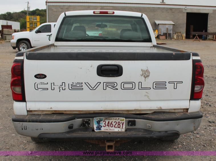 image for item J4368 2007 Chevrolet Silverado Classic 1500 Ext. Cab pickup truck
