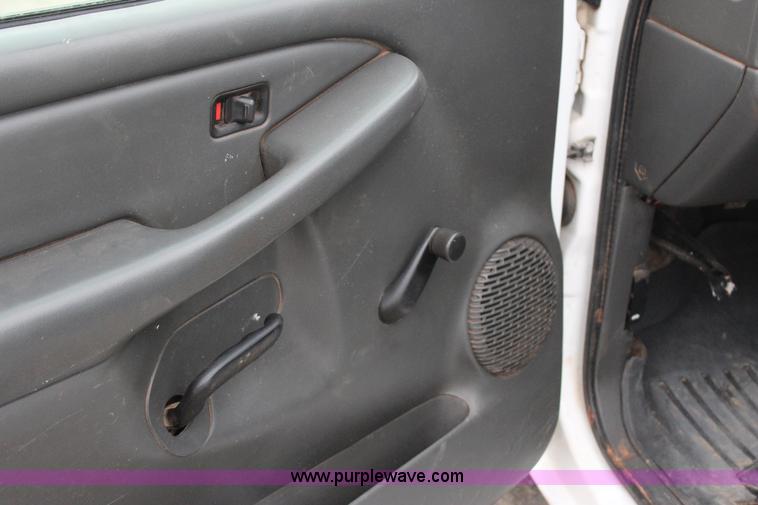 image for item J4368 2007 Chevrolet Silverado Classic 1500 Ext. Cab pickup truck