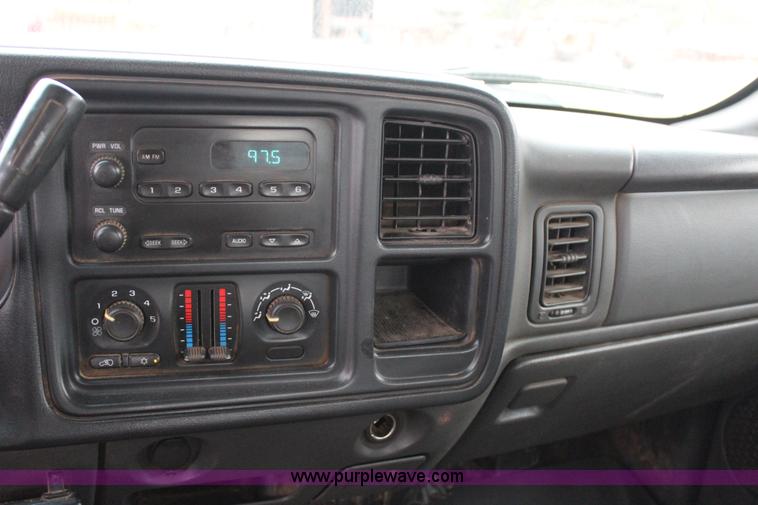 image for item J4368 2007 Chevrolet Silverado Classic 1500 Ext. Cab pickup truck