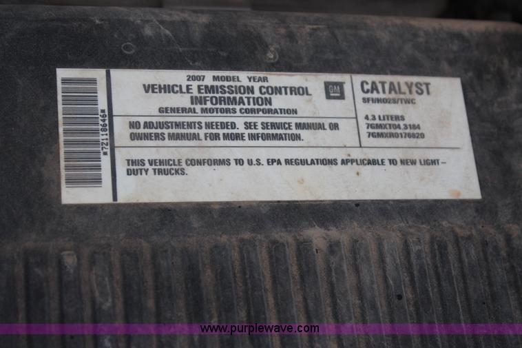 image for item J4368 2007 Chevrolet Silverado Classic 1500 Ext. Cab pickup truck