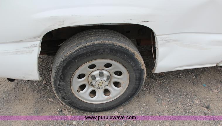 image for item J4368 2007 Chevrolet Silverado Classic 1500 Ext. Cab pickup truck