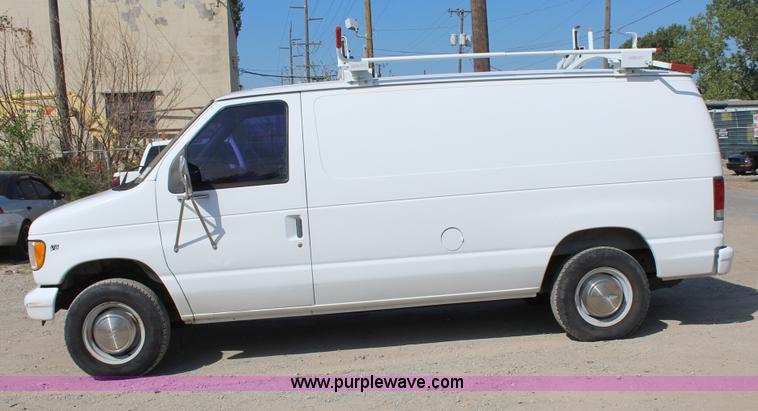 image for item J4376 1997 Ford Econoline E250 van