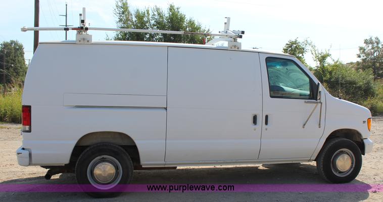 image for item J4376 1997 Ford Econoline E250 van