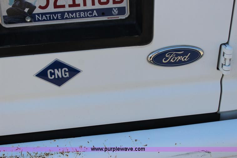 image for item J4376 1997 Ford Econoline E250 van