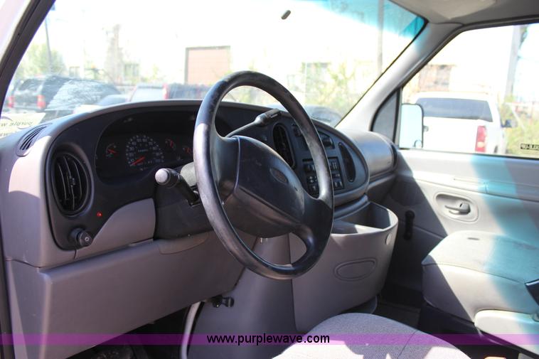 image for item J4376 1997 Ford Econoline E250 van