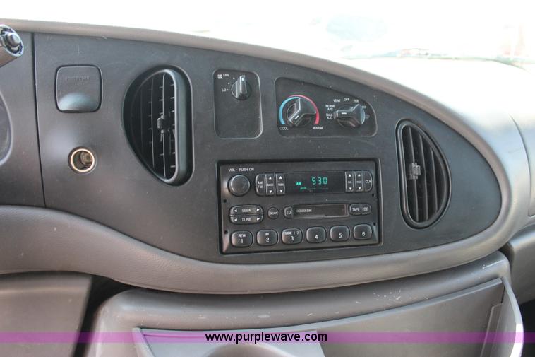 image for item J4376 1997 Ford Econoline E250 van