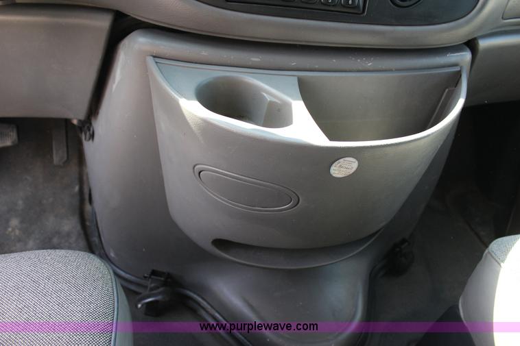 image for item J4376 1997 Ford Econoline E250 van