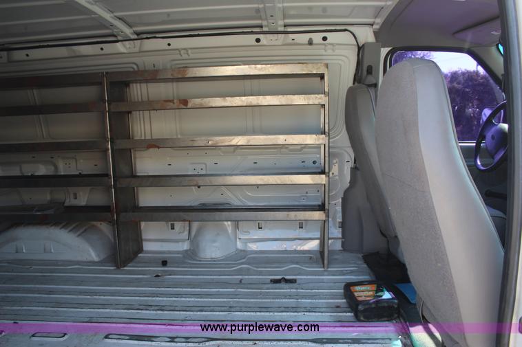 image for item J4376 1997 Ford Econoline E250 van