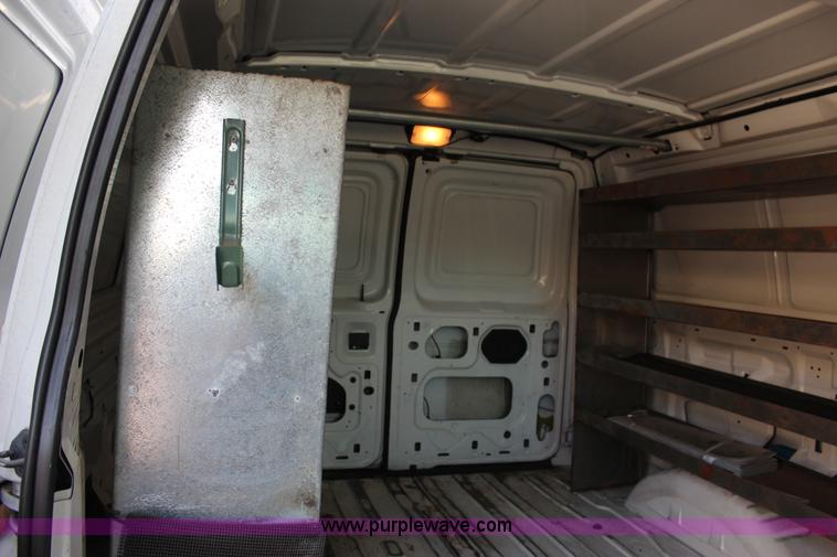 image for item J4376 1997 Ford Econoline E250 van