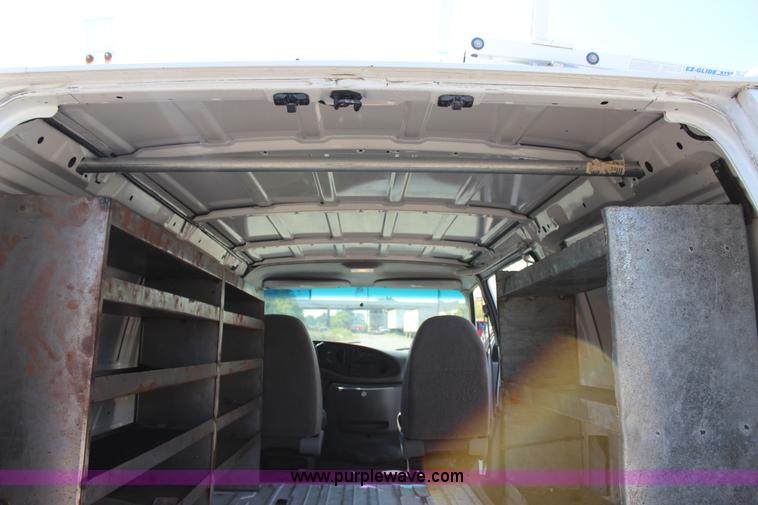image for item J4376 1997 Ford Econoline E250 van