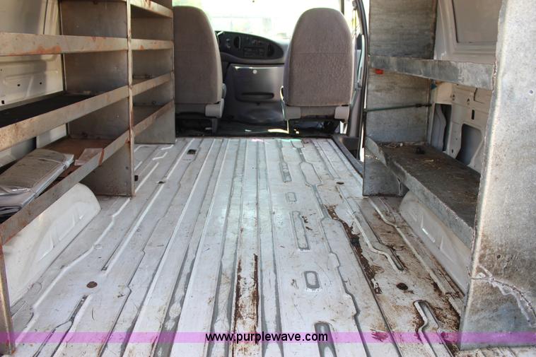 image for item J4376 1997 Ford Econoline E250 van