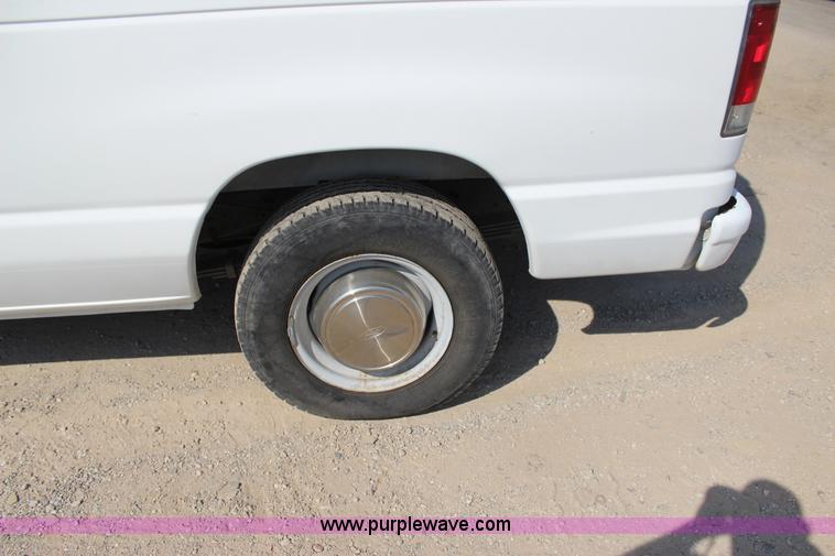 image for item J4376 1997 Ford Econoline E250 van