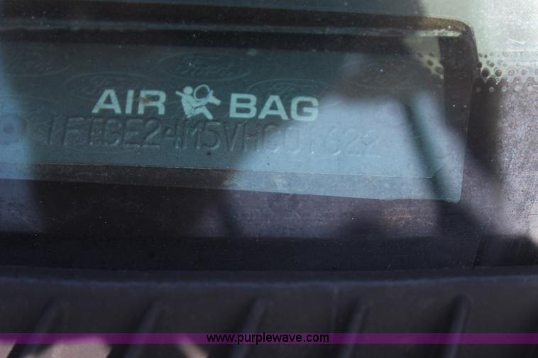 image for item J4376 1997 Ford Econoline E250 van