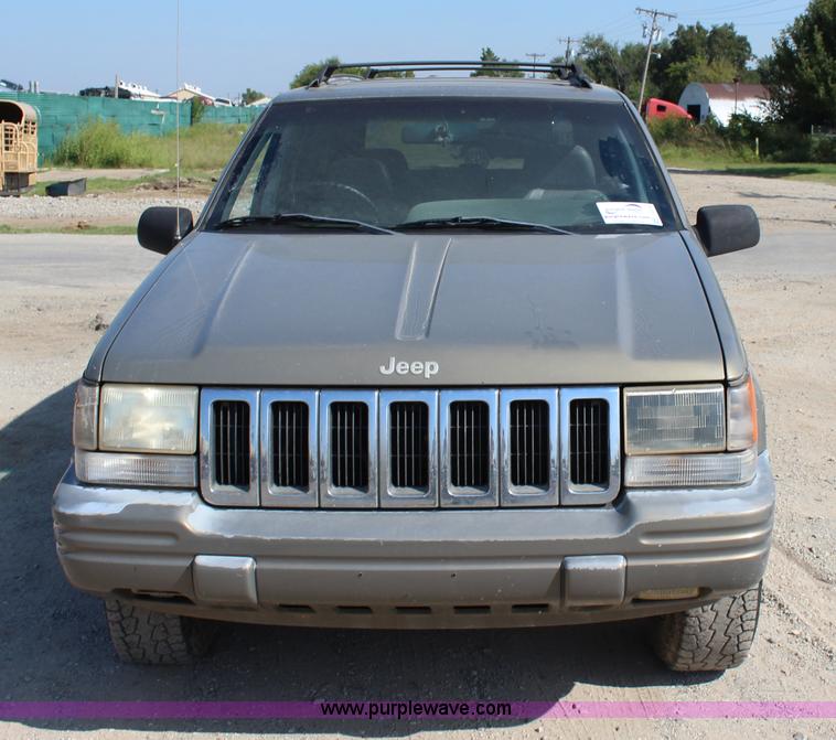 image for item J4378 1998 Jeep Grand Cherokee Laredo SUV