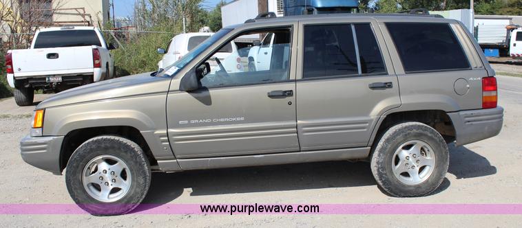image for item J4378 1998 Jeep Grand Cherokee Laredo SUV