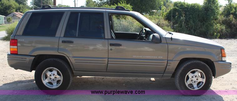 image for item J4378 1998 Jeep Grand Cherokee Laredo SUV